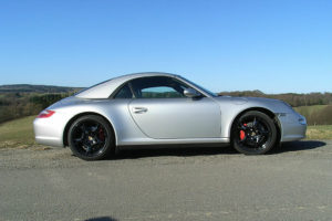 Porsche 997 with an oil leak